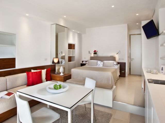 “Spacious, comfortable designer apartment with superb views.”